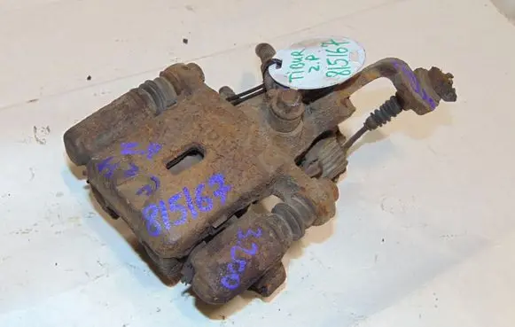 Hyundai Tiburon Rear brake caliper 582302C510 583112CA10