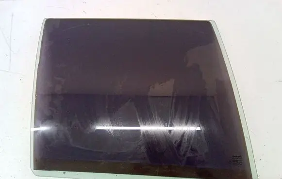 Rear door window glass