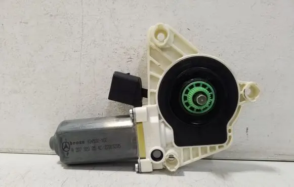 Mercedes-Benz CLS C218 X218 Front door window regulator motor A2078200542