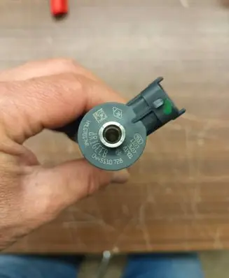 Renault Koleos II Fuel injector 0445110728