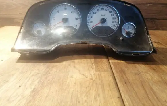 Opel Zafira A Speedometer (instrument cluster)