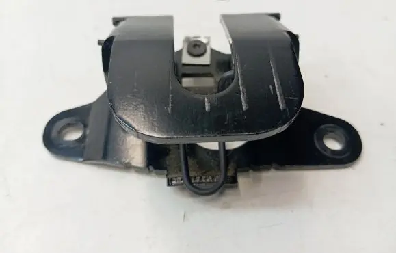 Mercedes-Benz E W213 Parcel shelf load cover mount bracket A2138100282
