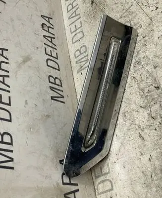 BMW 7 F01 F02 F03 F04 Front fender indicator light 63137203371 110627 6750100000