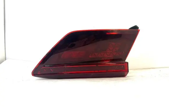 Volkswagen Tiguan Tailgate rear/tail lights 5NA945307E 2SA01252203