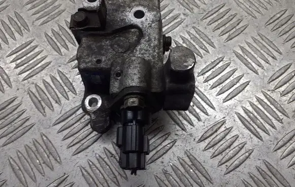 Mitsubishi Carisma Fuel distributor MR420916E3T50271