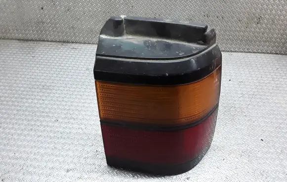 Volkswagen PASSAT B3 Rear/tail lights 333945112