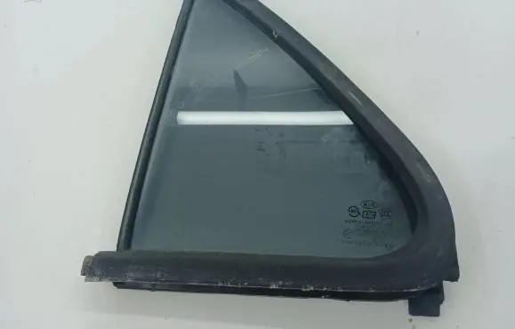 KIA Sorento Rear vent window glass 