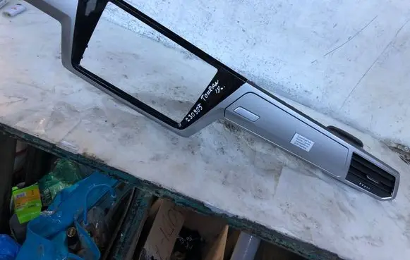 Volkswagen Touran III Panel trim 5TB858416A