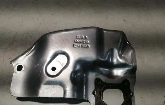 Buick Encore GX I Heat shield in engine bay 12697245