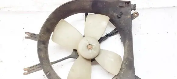 Honda HR-V Radiator cooling fan shroud
