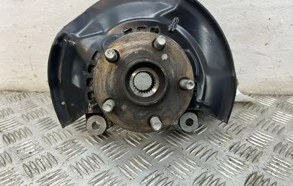Toyota Prius (XW30) Front wheel hub spindle knuckle