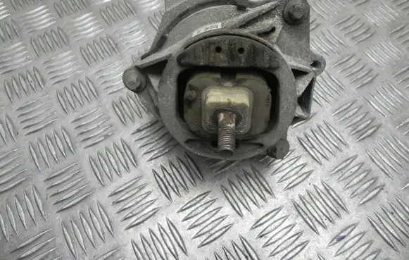 BMW 2 F22 F23 Engine mount bracket 6859407