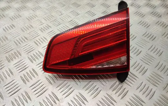 Volkswagen PASSAT B8 Tailgate rear/tail lights
