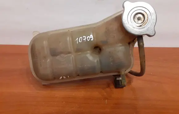 Mercedes-Benz E W124 Coolant expansion tank/reservoir 1245001749 10709