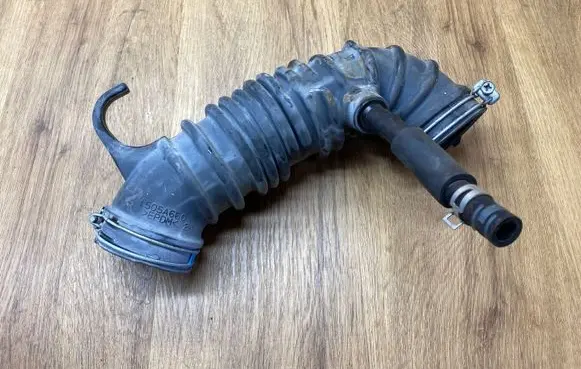 Mitsubishi Outlander Air intake duct part 1505A660