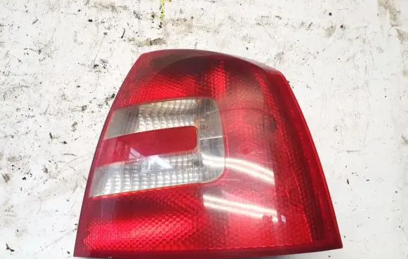 Skoda Octavia Mk2 (1Z) Rear/tail lights 1z5945096a 1z5945112a