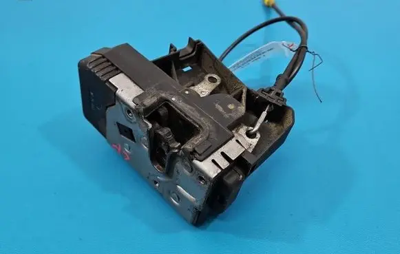 Opel Vivaro Front door lock 7700311807 IMPRK1589688