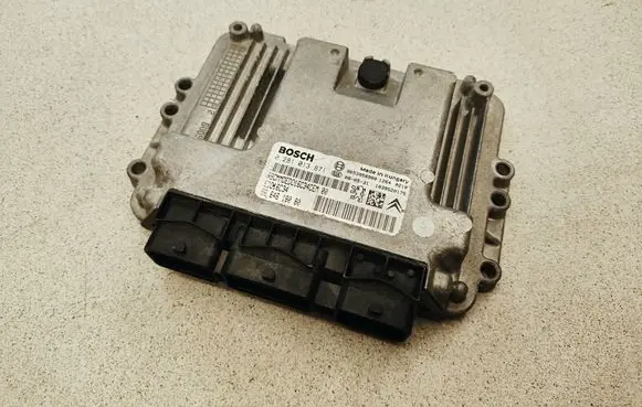 Peugeot 207 CC Engine control unit/module 9653958980 0281013871 9664618080