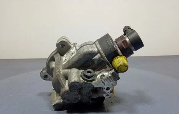Ford Focus Fuel injection high pressure pump 9818034380