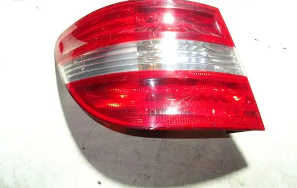 Mercedes-Benz B W245 Rear/tail lights A1698202164