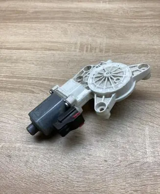 Chrysler Sebring (ST-22 - JR) Rear door window regulator motor 0130822329 RIGHTSIDE