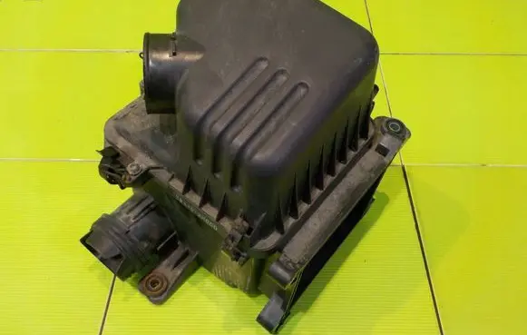 Hyundai i30 Air filter box 281102H000 LP506