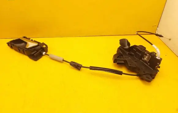 Citroen C4 X Front door lock 9832796880