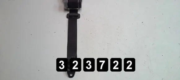 Opel Astra H Front seatbelt 13251503