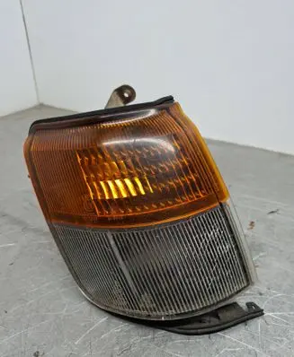 Mitsubishi Pajero Front indicator light 21037746