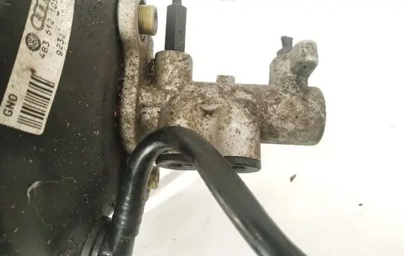 Audi A6 S6 C5 4B Master brake cylinder