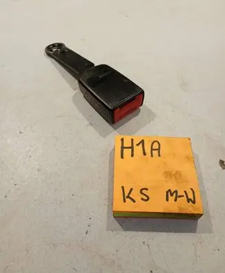 Honda Civic Rear seatbelt buckle 0445178
