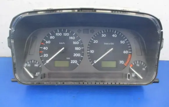 Volkswagen Golf III Speedometer (instrument cluster) 1H0919860A