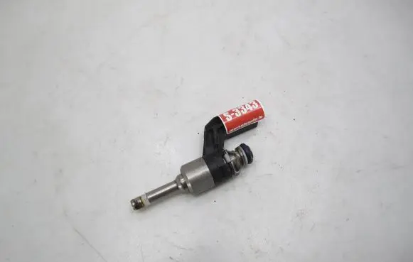 Volkswagen Jetta VI Fuel injector 03C906036M
