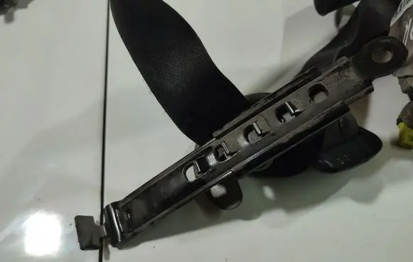 Toyota Avensis Verso Seat belt adjustment rail 