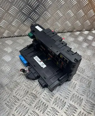 BMW X3 F25 Fuse module 9210863 00881057 117033444