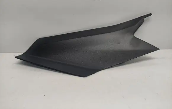 Porsche Taycan 9J1 Rear/tail light trim molding 9J1945426J 9HB248184