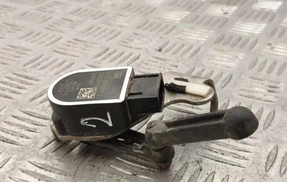 Headlight/headlamp level sensor