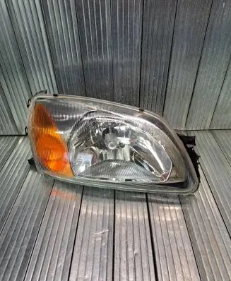 Ford Courier Headlight/headlamp 0301173304 YS6113005EC