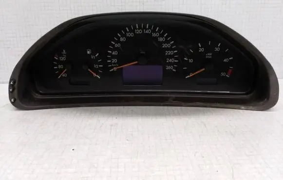 Mercedes-Benz E W211 Speedometer (instrument cluster) 87001357