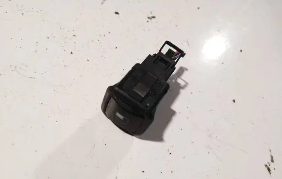 Volkswagen Golf IV Fuel tank opening switch 380959833a
