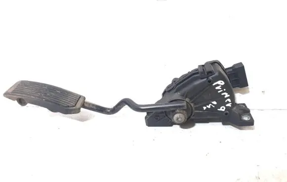 Nissan Primera Accelerator throttle pedal