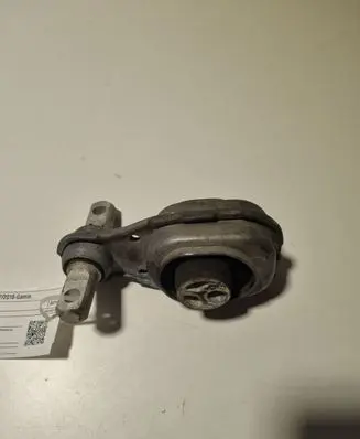 Engine mount bracket
