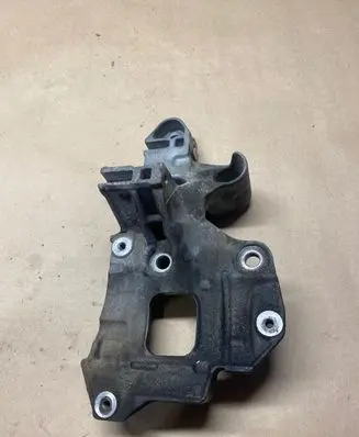 Dacia Duster II Generator/alternator bracket 117100072R