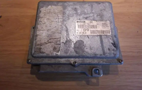 Peugeot 406 Engine control unit/module 0261204063 9624518380