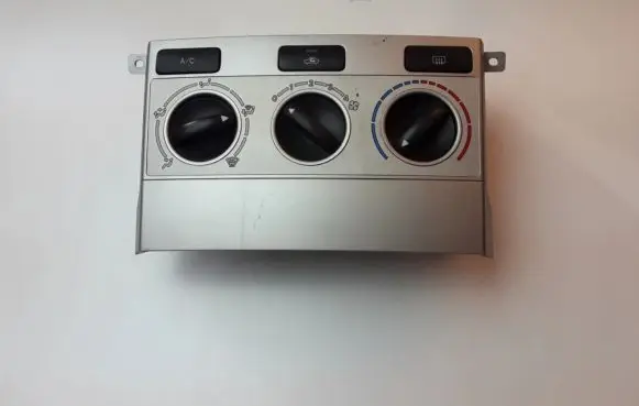 Toyota Corolla Verso AR10 Air conditioner control unit module 559000F011