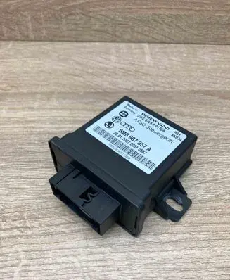 Volkswagen PASSAT B6 Light module LCM 5M0907357A 5WK49172A