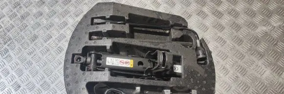 Jeep Grand Cherokee Tool box 68284640AB