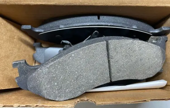 Jeep Grand Cherokee (WJ) Brake pads (front) 04883344AD K04883344AD V1010058AB