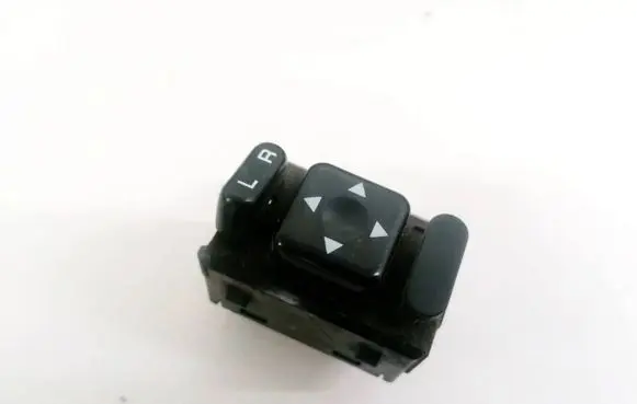 Subaru Legacy Wing mirror switch