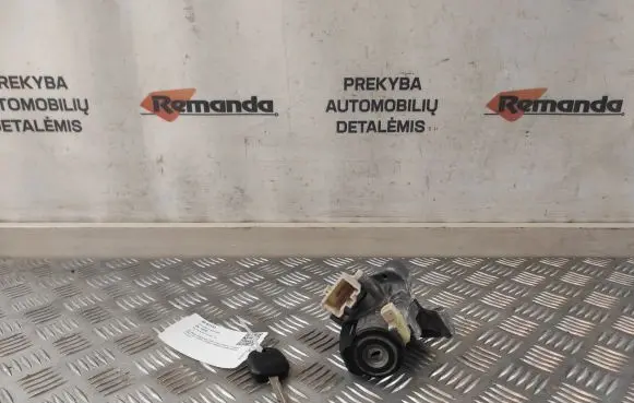 Toyota Auris 150 Ignition lock 450200204